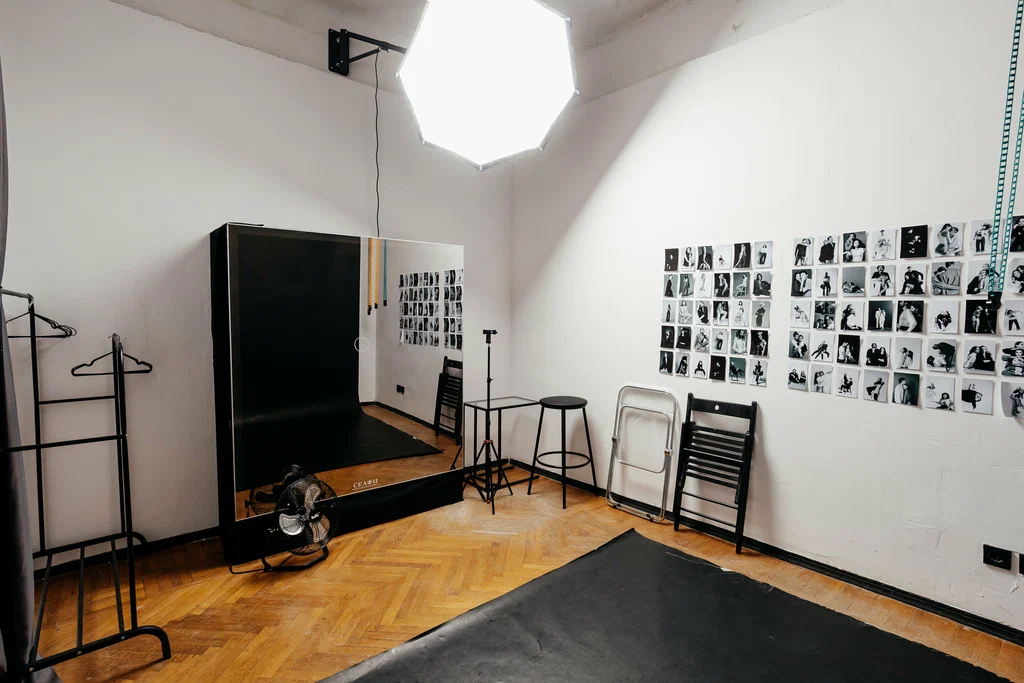 Фотостудия, где сам себя фотографируешь